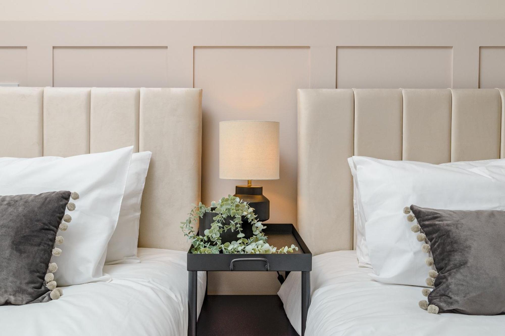 Premium Apartment - Allocated Parking - Great Location Plymouth Ngoại thất bức ảnh