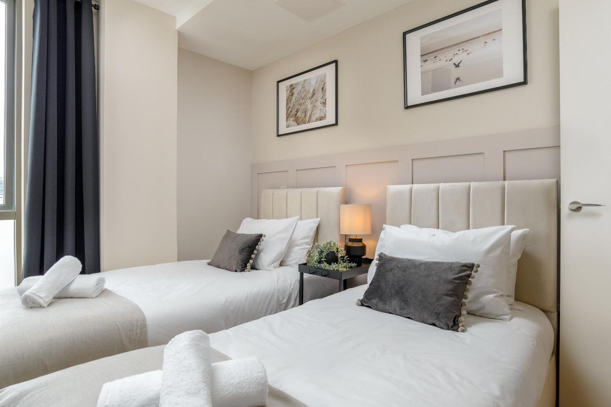 Premium Apartment - Allocated Parking - Great Location Plymouth Ngoại thất bức ảnh