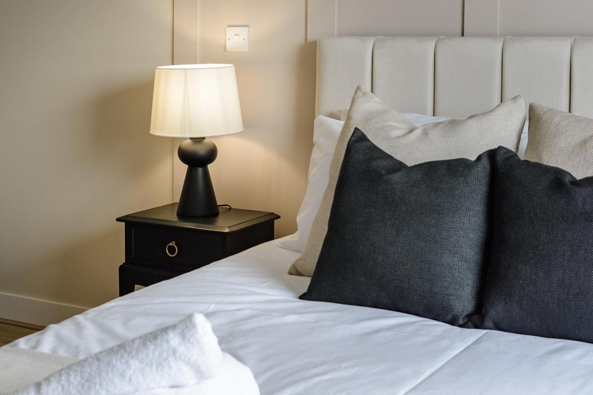 Premium Apartment - Allocated Parking - Great Location Plymouth Ngoại thất bức ảnh
