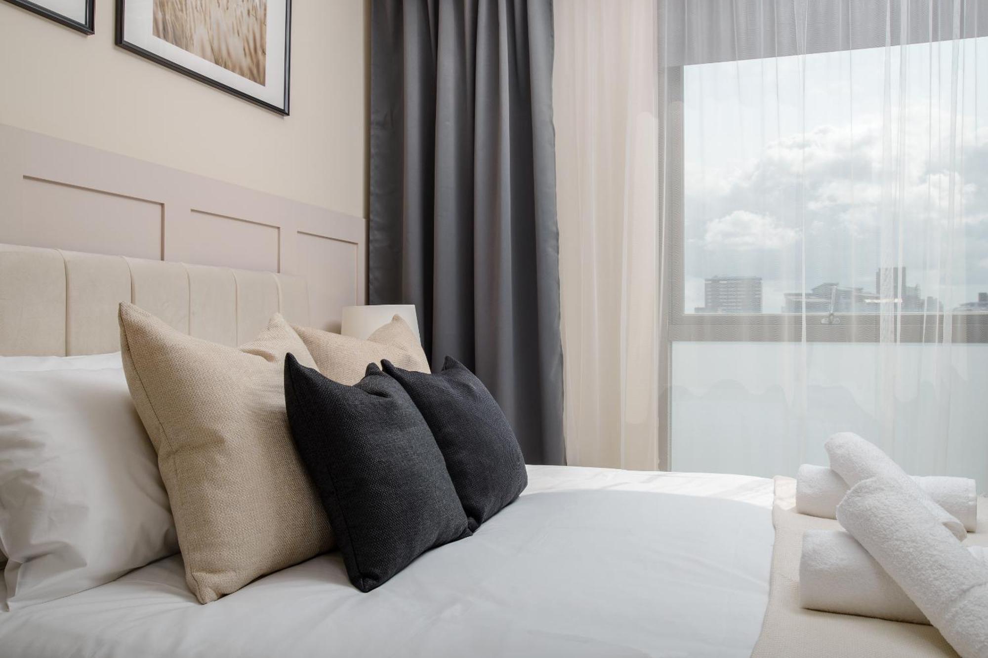 Premium Apartment - Allocated Parking - Great Location Plymouth Phòng bức ảnh